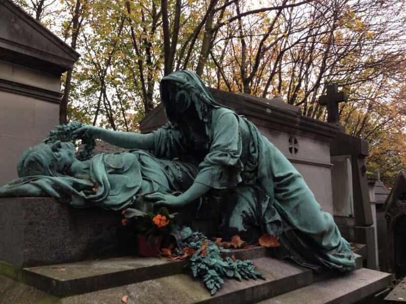 Père Lachaise Cemetery Walking Tour - Semi-Private 12ppl Max - Accessibility and Group Size
