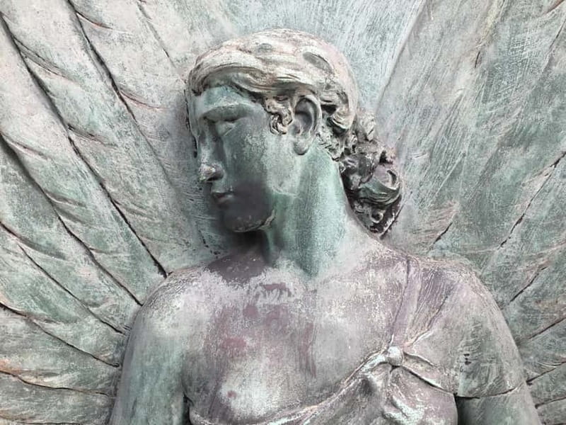 Père-Lachaise in Paris: tours in French - Discover Père-Lachaise in 2 Hours with a Passionate Guide