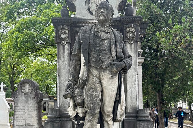 Père Lachaise's Cemetery Celebrities and Ghosts Mystery Tour - The Cemetery’s Symbolism and Hidden Details