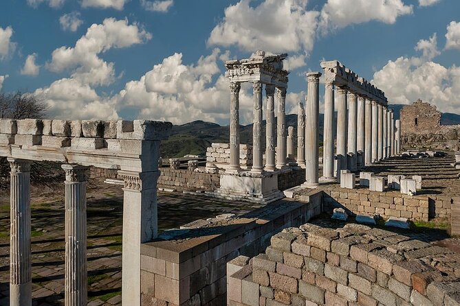 Pergamon&Asklepion Day Tour from Kusadasi / Izmir - Authentic Turkish Lunch in a Local Restaurant