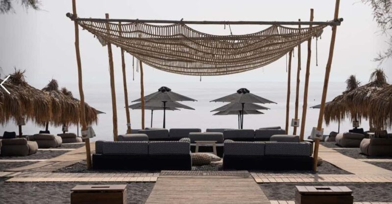 Perivolos: Beach Experience at Wet Stories - A Review of the Experience: Strengths and Considerations