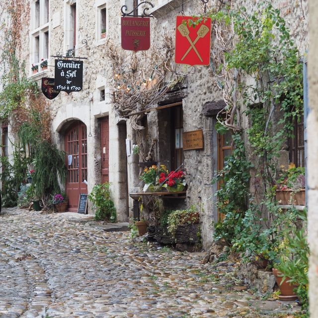 Pérouges: Private Guided Tour of the Medieval Village - Accessibility and Considerations