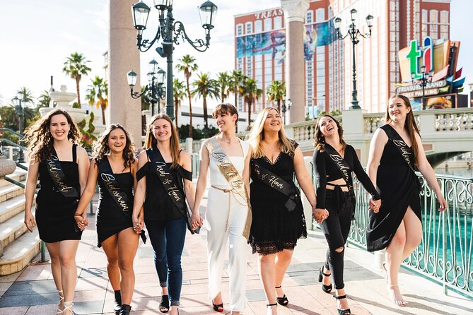 Personal Travel and Vacation Photographer Tour in Las Vegas - Professional Photographer: Experience and Style