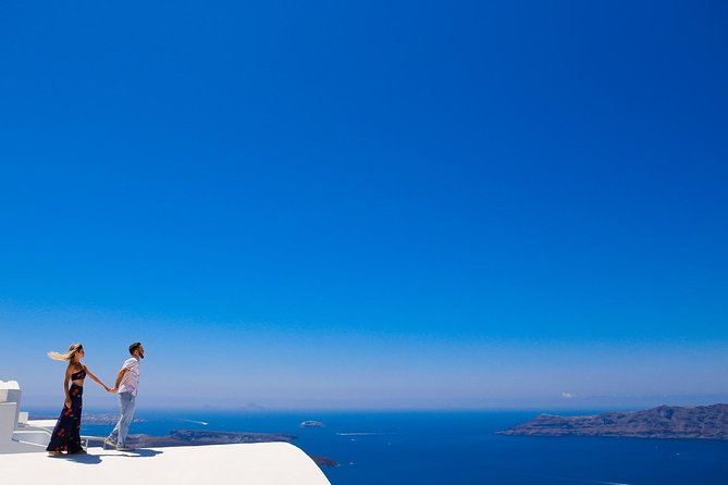 Personal Travel and Vacation Photographer Tour in Santorini - Practical Aspects and Tour Logistics