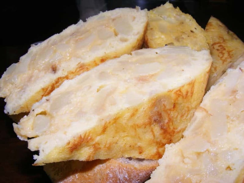 Personalised Traditional Madrid Night Tapas and Drinks Tour - Tasting Regional Flavors in Authentic Local Bars