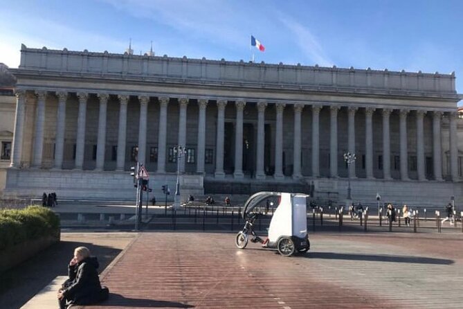 Personalized discovery of historic Lyon - Stop at the Musée des Arts de la Marionnette and its gardens