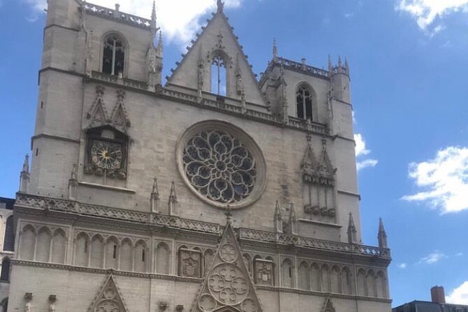 Personalized discovery of historic Lyon - Practical details: meeting point and accessibility