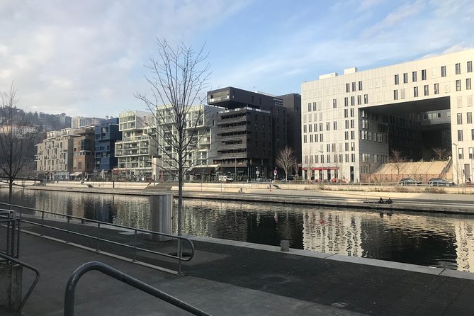 Personalized discovery of the Confluence district - Starting Point at Place Bellecour and City Center Access