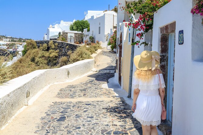 Personalized Private Photoshoot in Fira Santorini - The Photographer and the Experience Flow