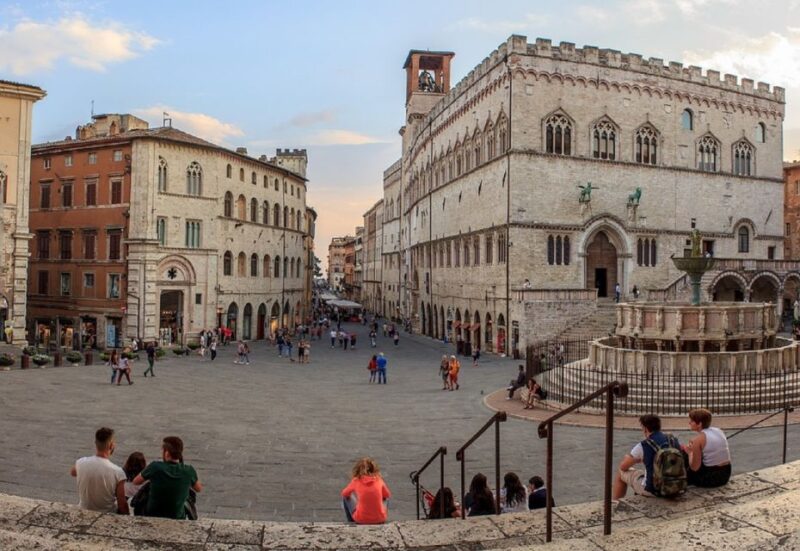 Perugia 2Hour Small Group Walking Tour - Key Points