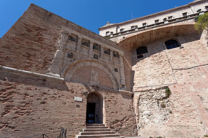 Perugia, from the Etruscans to the Middle Ages and the Renaissance  Private Tour - The Guide: Knowledge and Personalization