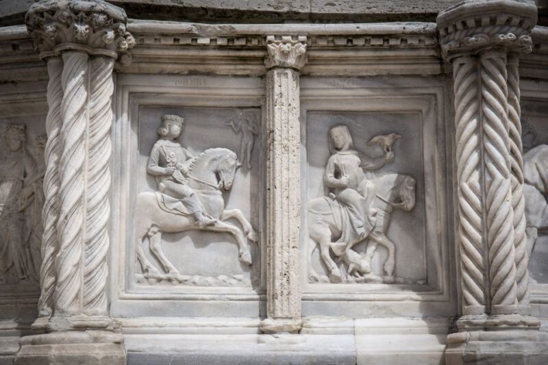 Perugia: Old Town Walking Tour, Piazza IV Novembre - Starting Point: The Cloister of St. Lawrence Cathedral