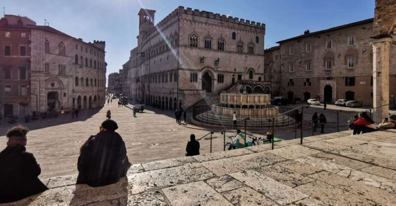 Perugia: Old Town Walking Tour, Piazza IV Novembre - Practical Details and Logistics