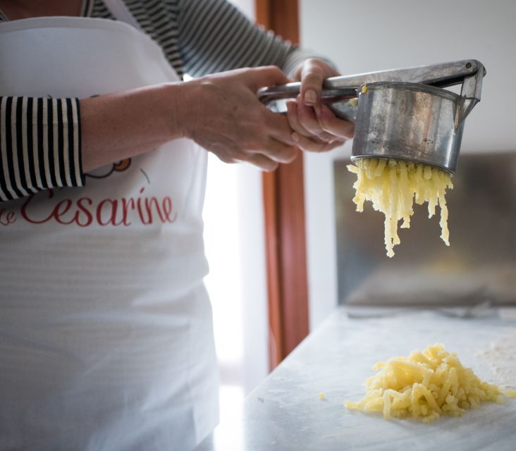 Perugia: Ravioli, Pasta and Tiramisu Class at a Local's Home - The Home Setting and Atmosphere