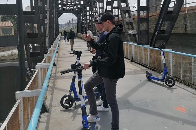 Pescara tour by e-scooter or bike among art, flavors and shopping - Logistics and Group Size Management