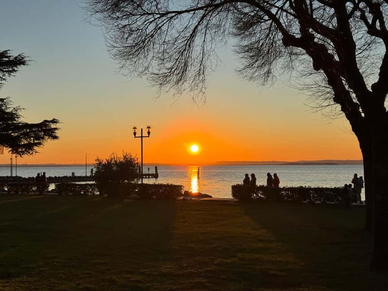 Peschiera del Garda SUP experience: Sightseeing tour on Lake Garda - Visiting the Ancient Village and Its Canals