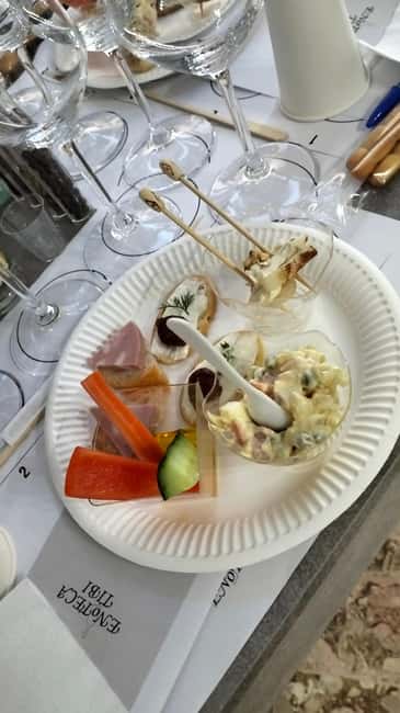 Peschiera del Garda:wine tasting three wines from Lake Garda - Key Points