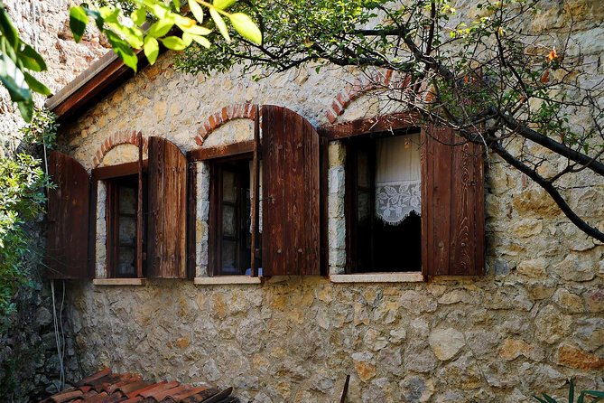 Petrele Castle tour - Cost and Booking Details