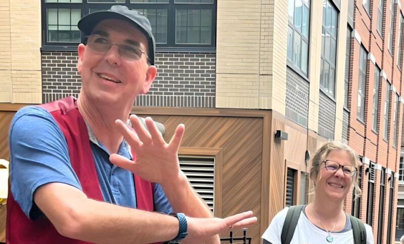 Philadelphia: Comedy Magic Walking Tour with a Guide - Practical Tips for Participants