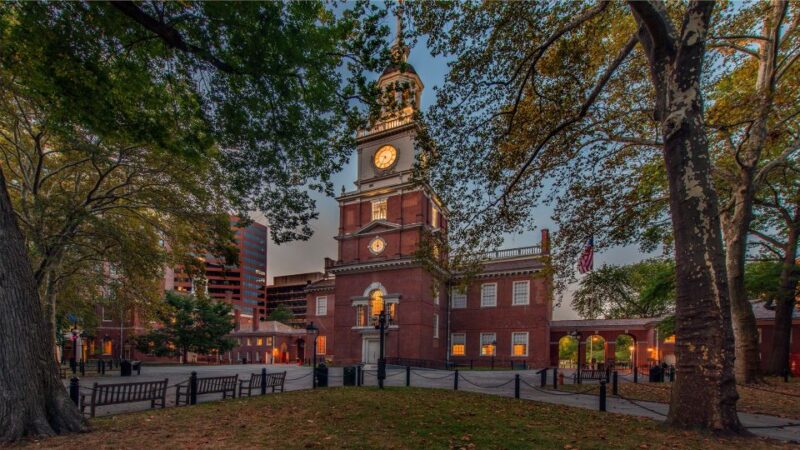 Philadelphia: Grim, Dark, and Twisted History Tour - Visiting the Landmark Sites: Liberty Bell and More