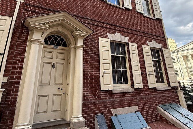 Philadelphia Haunted Tour: A Self Guided Liberty Ghost Walk - Starting Point at Benjamin Franklin’s Gravesite