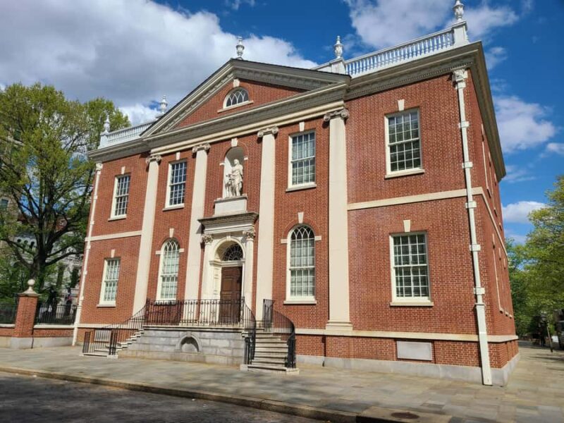 Philadelphia: Poor Richard - Benjamin Franklin Walking Tour - Exploring Independence Hall: The Birthplace of American Independence