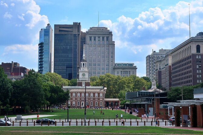 Philadelphia Self Guided Audio Experience - Rittenhouse Square: The Epitome of Elegance
