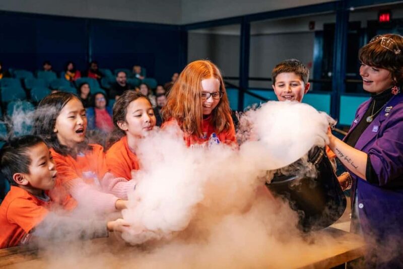 Philadelphia: The Franklin Institute Entry Ticket - Live Science Demonstrations and Dissections