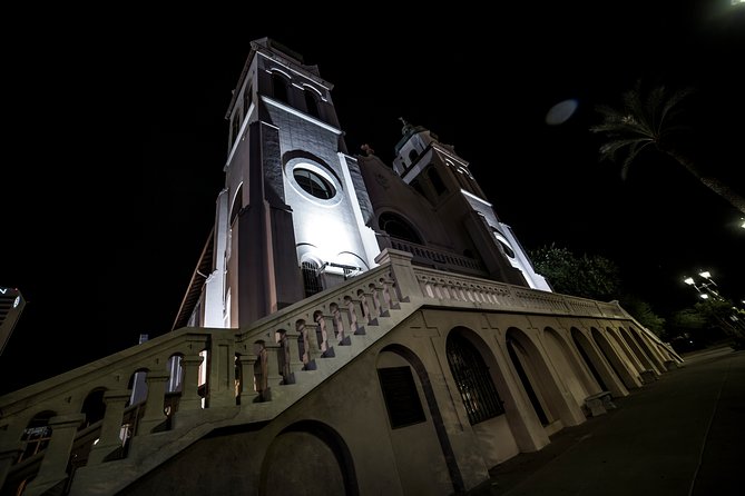 Phoenix Ghosts: Phantoms, Psychopaths, & Poltergeists Tour - The Guide’s Approach and Storytelling Style