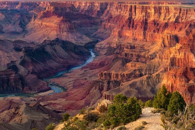 Phoenix Grand Canyon Sedona Oak Creek Canyon Shared Tour - Visiting Hopi House at the Grand Canyon