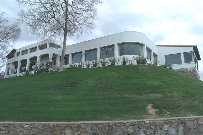 Phoenix Scottsdale Private 4 Hour City Highlights Tour - Admiring Camelback Mountain and Architectural Elegance
