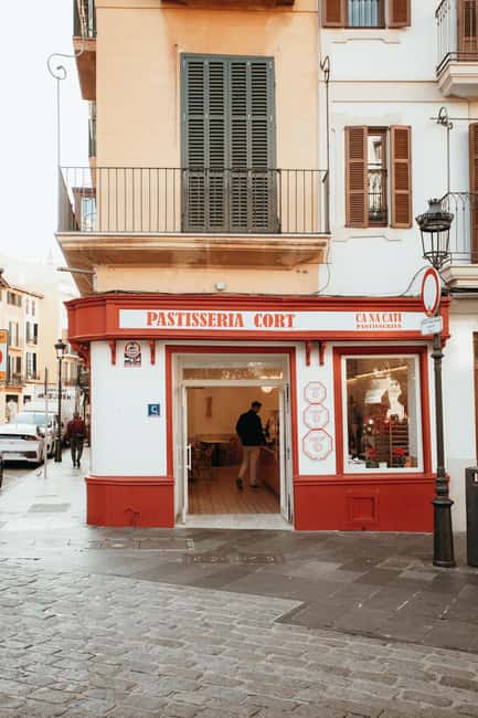 Photo expedition through the heart of Palma - Logistics and Group Size Make a Difference