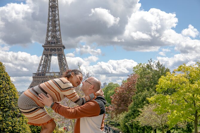 Photo Session Around Eiffel Tower - Unpacking Whats Included: Quality Photos and Expert Guidance