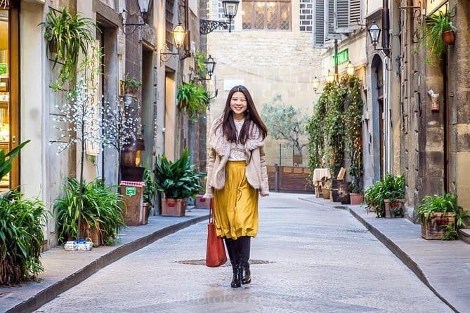 Photo Shoot in Florence with a Professional Photographer - The Photographer Eva’s Artistic Approach