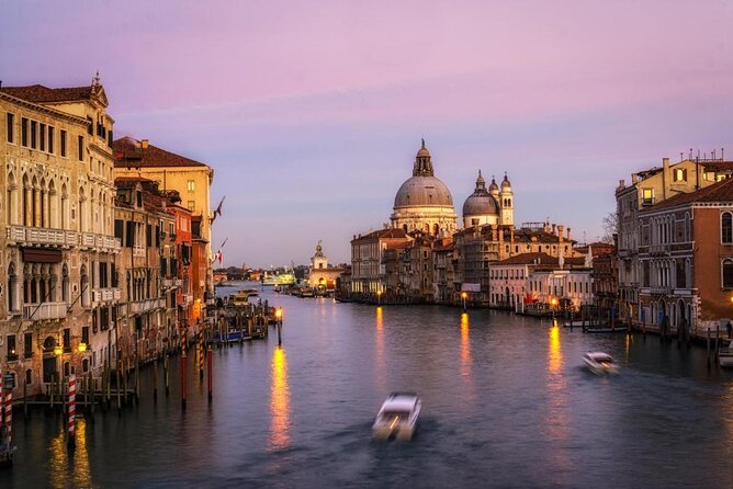Photo shoot in Venice - Capturing Venice: A Private Photoshoot Experience for Up to 8 People