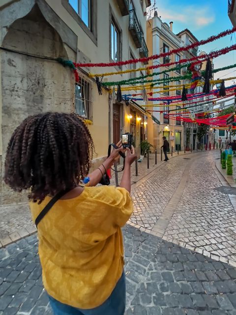 Photo Walk In Alfama, Graça and Mouraria With Gilby VM - Taking in Mouraria’s Cultural Vibrancy
