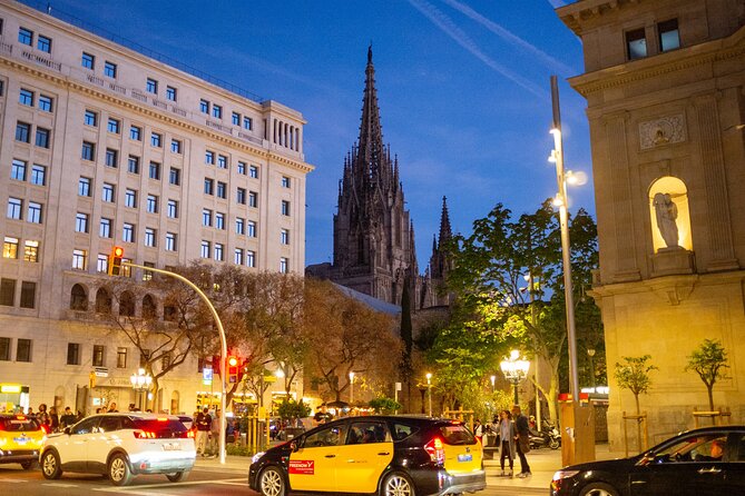 Photo Walking Tour in Barcelona Gothic Quarter - Highlighting Barcelona’s Modernist Street Art