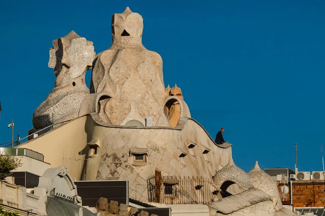 Photo Walking Tour Sagrada Familia and Gaudí in Barcelona - The Tour’s Starting Point at Safestay Barcelona