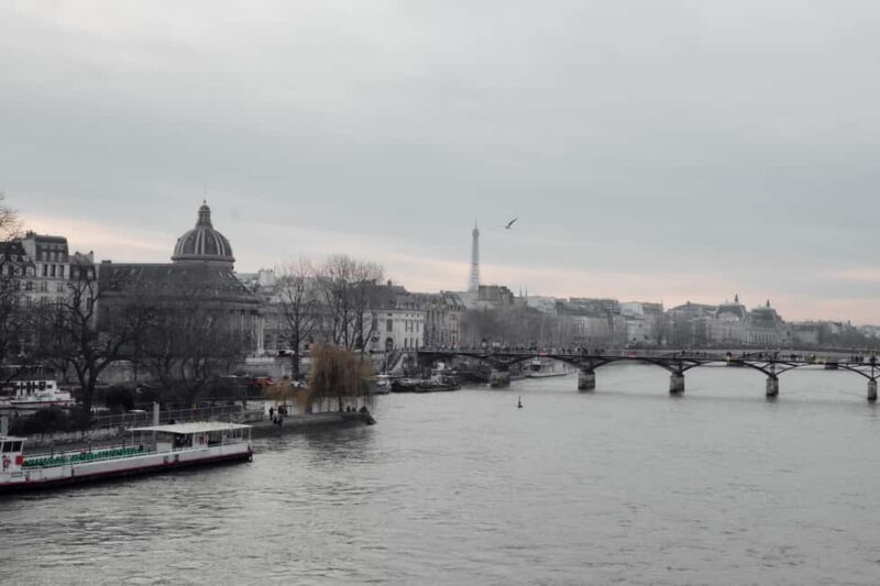 Photo Workshop in Paris sightseeing Notre Dame and Louvre - Curated Stops for Iconic Views of Paris