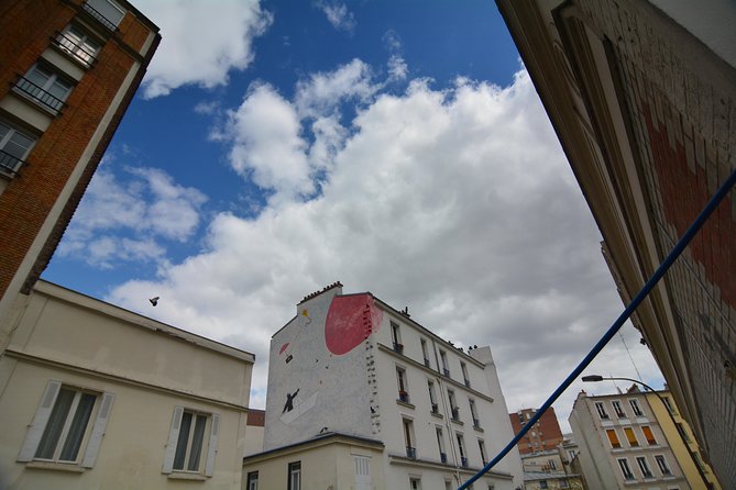 Photograph with a pro Paris off the beaten path! - A Friendly Atmosphere with a Local Touch