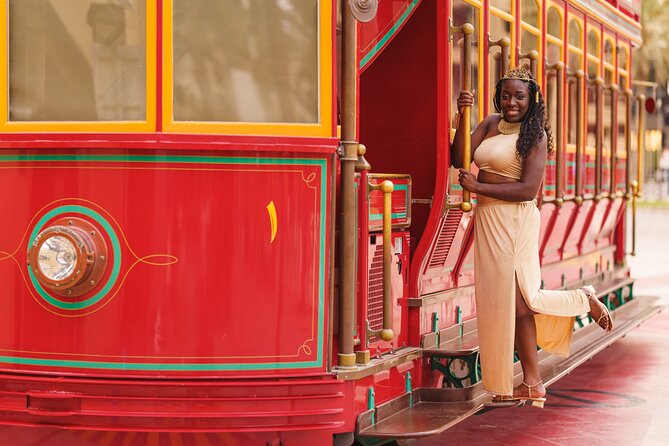 Photographer and Professional Photoshoot in Marseille - Customizable Shooting Duration for Different Group Sizes