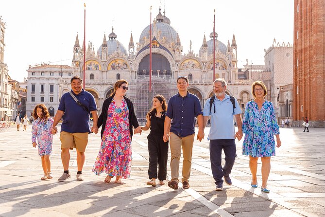 Photographer and Professional Photoshoot in Marseille - What’s Included and What’s Not