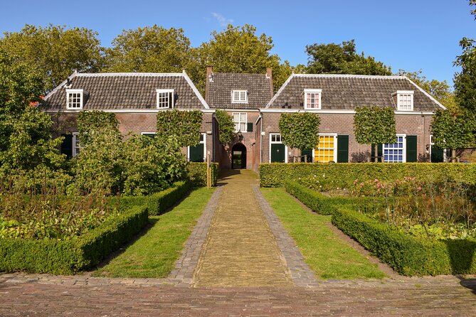 Photographic Tour in Delft Historical Center - Midway Break and Personal Guidance