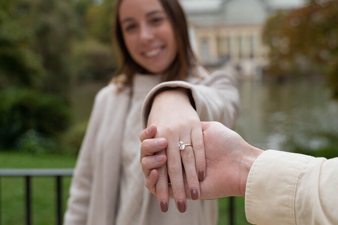 Photographic tour of Madrid with a professional photographer - End in Sabatini Gardens with Royal Palace Backdrop