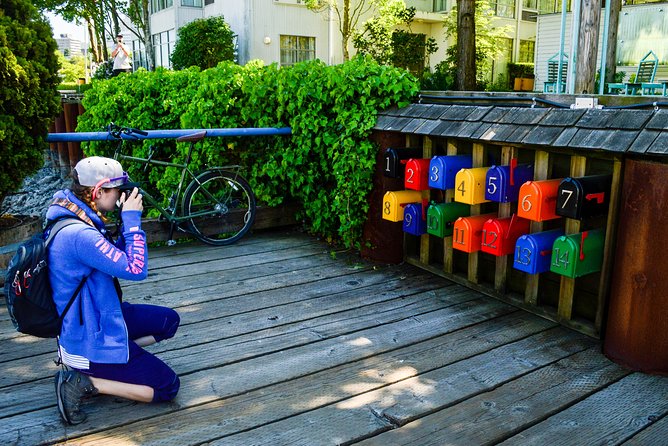 Photography & Hiking in Nature - Experiencing Gastown’s Nighttime Charm and Steam Clock