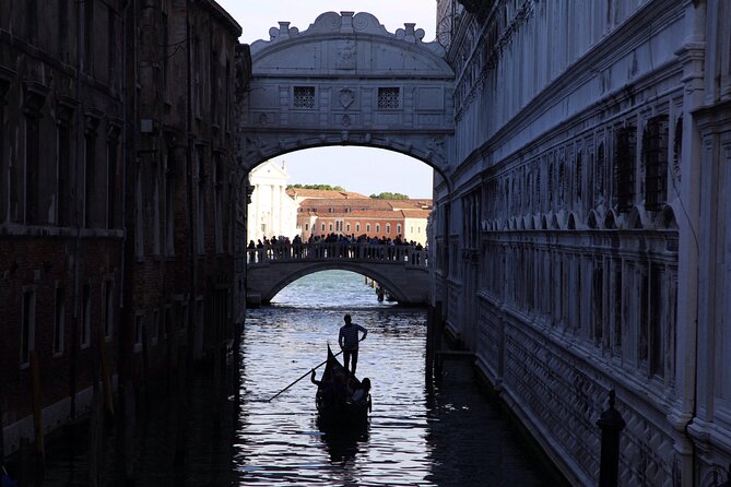 Photography workshop in the magical Venice (3h) - The Value of Personalized Photography Guidance