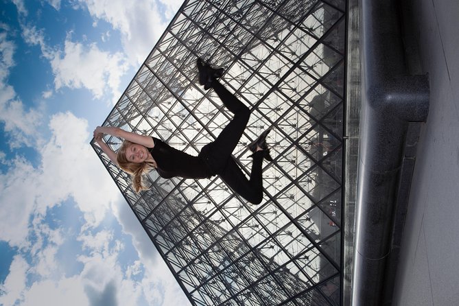 Photoshoot in Paris Centre for solo travellers - Accessibility and Meeting Details