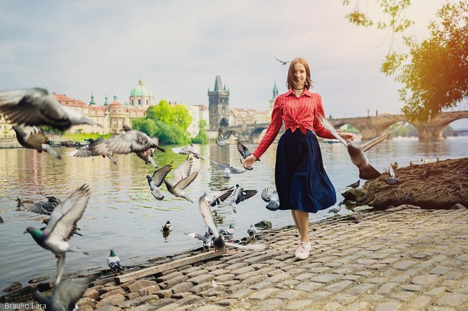 photoshoot in prague - Start at the Prague Astronomical Clock for a Central Beginning