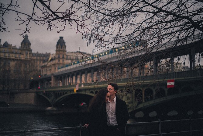 Photoshoot with a Pro Photographer in Paris - Meeting Point and Accessibility