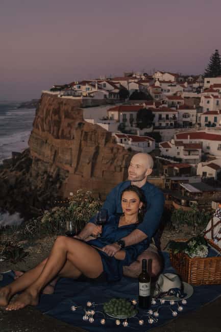 Photoshoot with video at Sintra beach - The Photographer and Guide: Thatiane Ferraz’s Approach